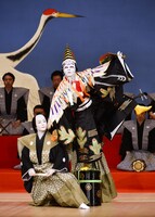 「新春浅草歌舞伎」（2018年）より、「操り三番叟」。(c)松竹