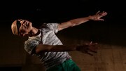 笠井瑞丈×上村なおか 新作ダンス公演「未来の世界 / never knows」より。(撮影:鈴木雅晴)