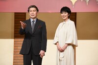 左から松本白鸚、松たか子。