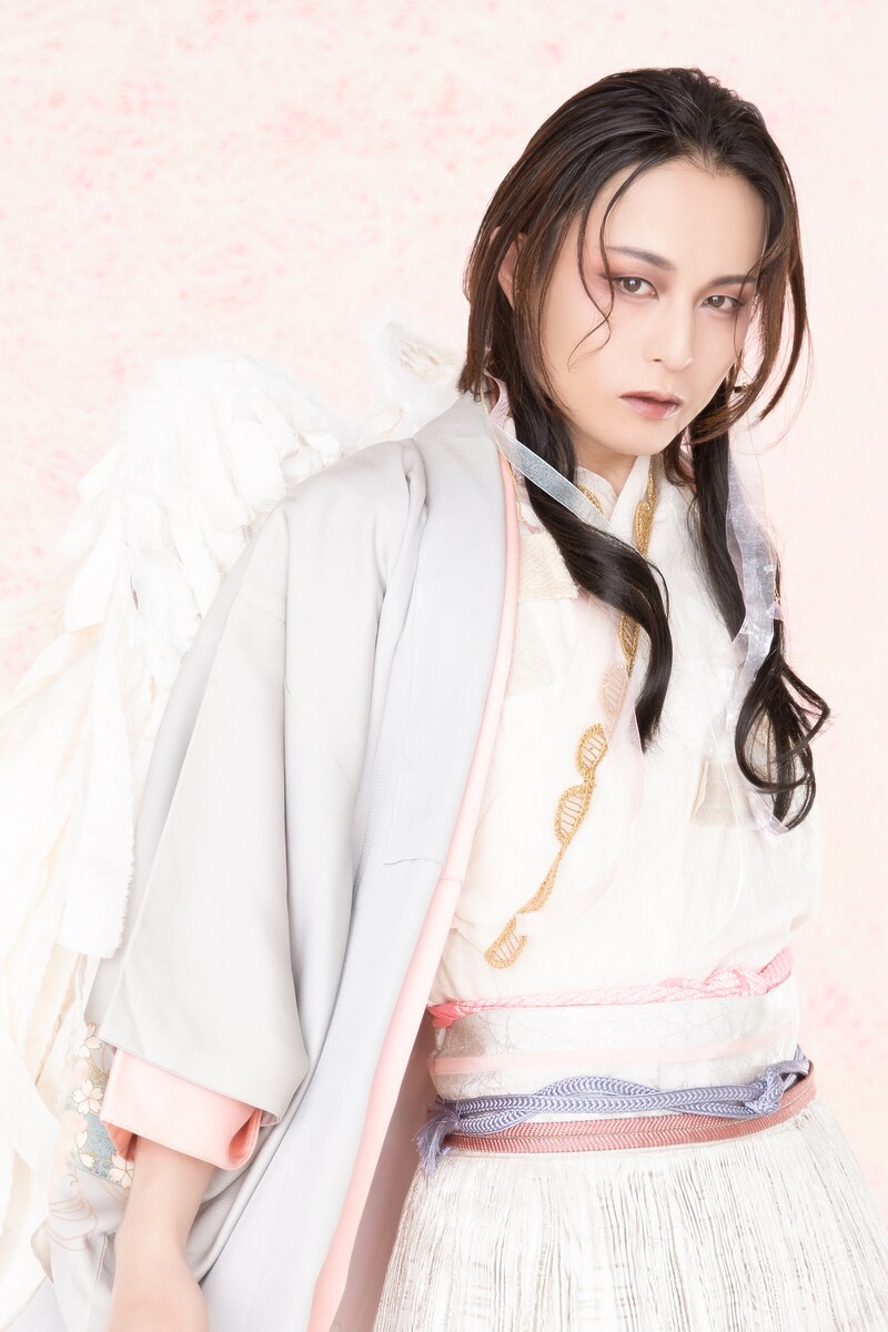 荒木宏文のイメージビジュアル。