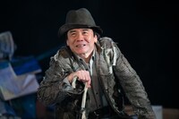 タカハ劇団 第17回公演「美談殺人」より。（撮影：塚田史香）