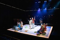 範宙遊泳「心の声など聞こえるか」より。（撮影：鈴木竜一朗）