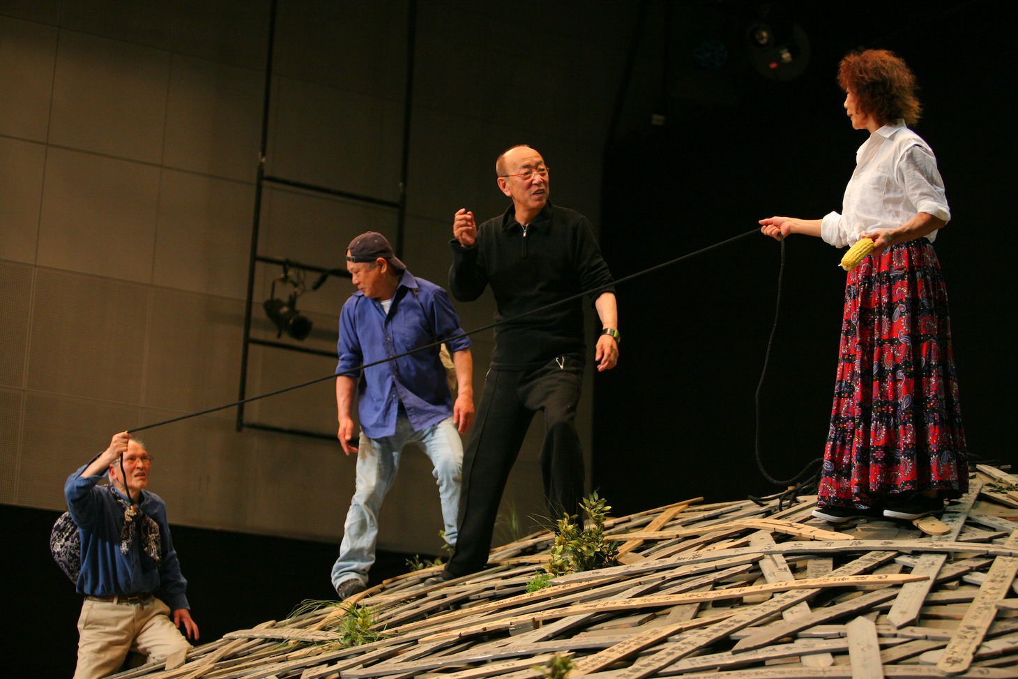 Pro-cess 3「想い出の日本一萬年」稽古の様子。（撮影：宮川舞子）