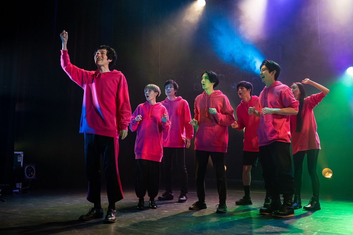 仙台からでっけぇloveを発信 柿喰う客の 恋愛群像劇 恋人としては無理 開幕 舞台写真 コメントあり ステージナタリー