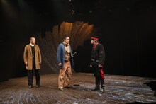 温泉ドラゴン 第16回公演「続・五稜郭残党伝～北辰群盗録」より。（撮影：宿谷誠）