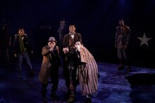 温泉ドラゴン 第16回公演「続・五稜郭残党伝～北辰群盗録」より。（撮影：宿谷誠）