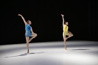 「Endless Opening」より。（撮影：篠山紀信）