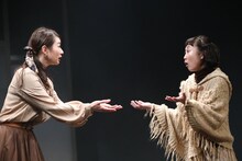 アマヤドリ20周年記念公演 第2弾「水」 / 「青いポスト」より。（撮影：赤坂久美）