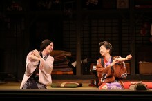 こまつ座 第140回公演「雪やこんこん」より。（撮影：宮川舞子）