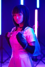 黒沢ともよ扮する一般人。