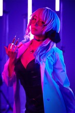 吉川友扮する医者。