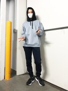 本人は言及していませんが、確認したところKappaのプルオーバーです。フードもお似合い。