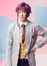 田中涼星扮する有栖川誉。