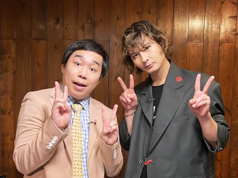 左から、せいや（霜降り明星）、藤田玲。