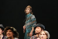 ミュージカル「レディ・ベス」（2014年公演）より。（写真提供：東宝演劇部）