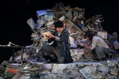 タカハ劇団 第17回公演「美談殺人」より。（撮影：塚田史香）