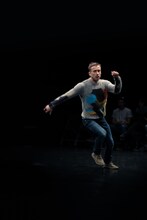 ダニエル・リネハン「BODY OF WORK」より。(c)Danny Willems