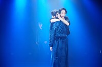 柿喰う客 新作本公演 2022「空鉄砲」より。（撮影：サギサカユウマ）