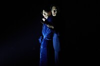 柿喰う客 新作本公演 2022「空鉄砲」より。（撮影：サギサカユウマ）