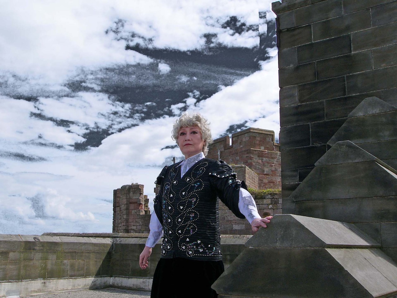 五十田安希が独自のアプローチで挑む、一人芝居「語りかけるハムレット」