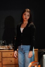 綺咲愛里演じる佐伯冬香。(c)舞台「告白」製作委員会／岩田えり