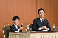 左から尾上丑之助、尾上菊之助。(c)松竹