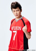 岸本卓也扮する伴伸賢。