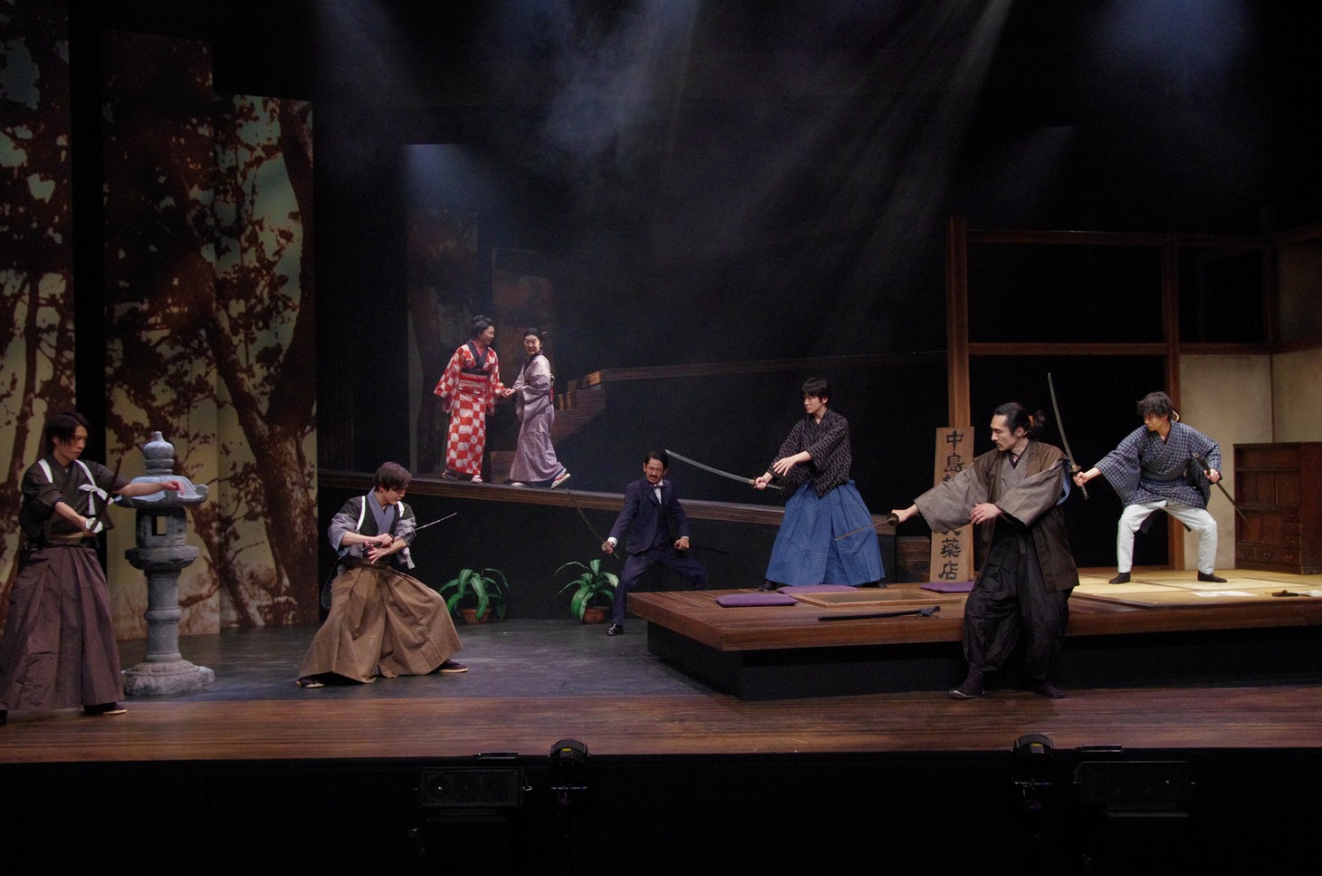 日本の演劇人を育てるプロジェクト 新進演劇人育成公演「中島鉄砲火薬店」より。