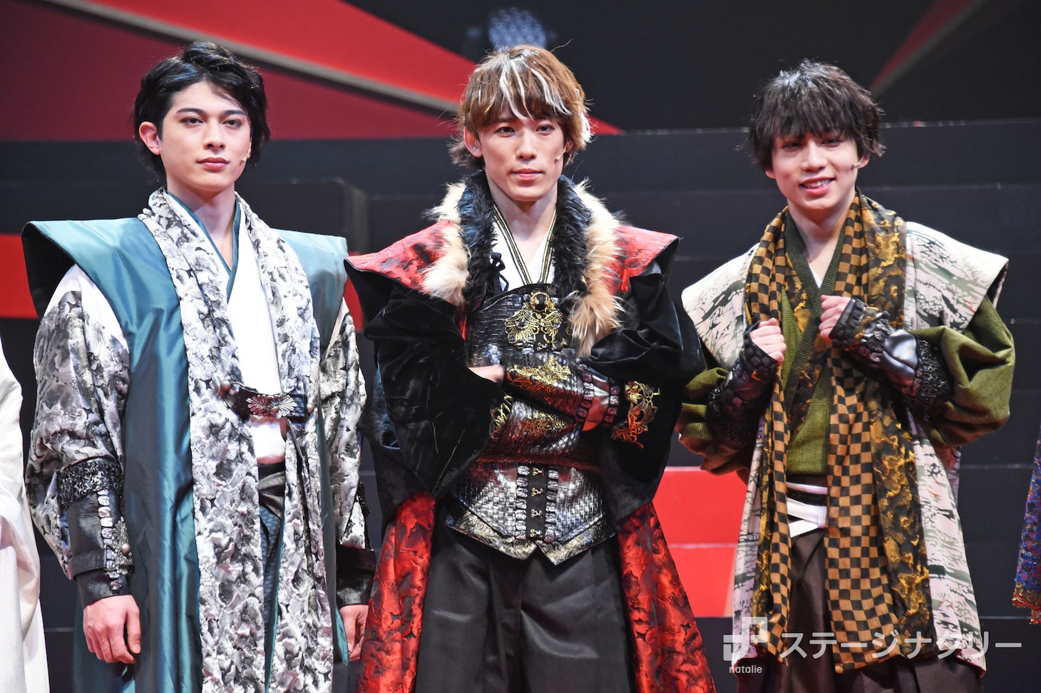 左から砂川脩弥、越岡裕貴、横原悠毅。