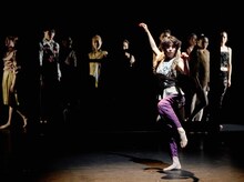 Baobab 第14回本公演 Re:born project vol.4-5「UMU -うむ- fusion edit.」 / 「笑う額縁」より。（撮影：大洞博靖）