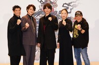 2022年劇団☆新感線 42周年興行・春公演 いのうえ歌舞伎「神州無頼街」製作発表の様子。（撮影：田中亜紀）