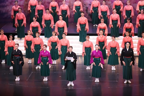 OSK日本歌劇団創立100周年記念式典より。