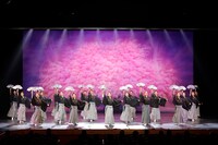 OSK日本歌劇団創立100周年記念式典より。