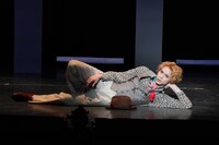 イッツフォーリーズ公演 ミュージカル「魍魎の匣」より。（撮影：岩田えり）