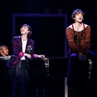平間壮一&小関裕太出演のミュージカル「The View Upstairs」開幕