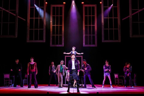 ミュージカル「The View Upstairs-君と見た、あの日-」より。（撮影：森好弘）