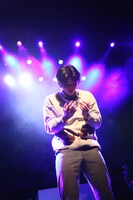 絶対青春合唱コメディ『SING!!!』－空の青と海の青と僕らの学校－」より。