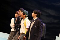 絶対青春合唱コメディ『SING!!!』－空の青と海の青と僕らの学校－」より。