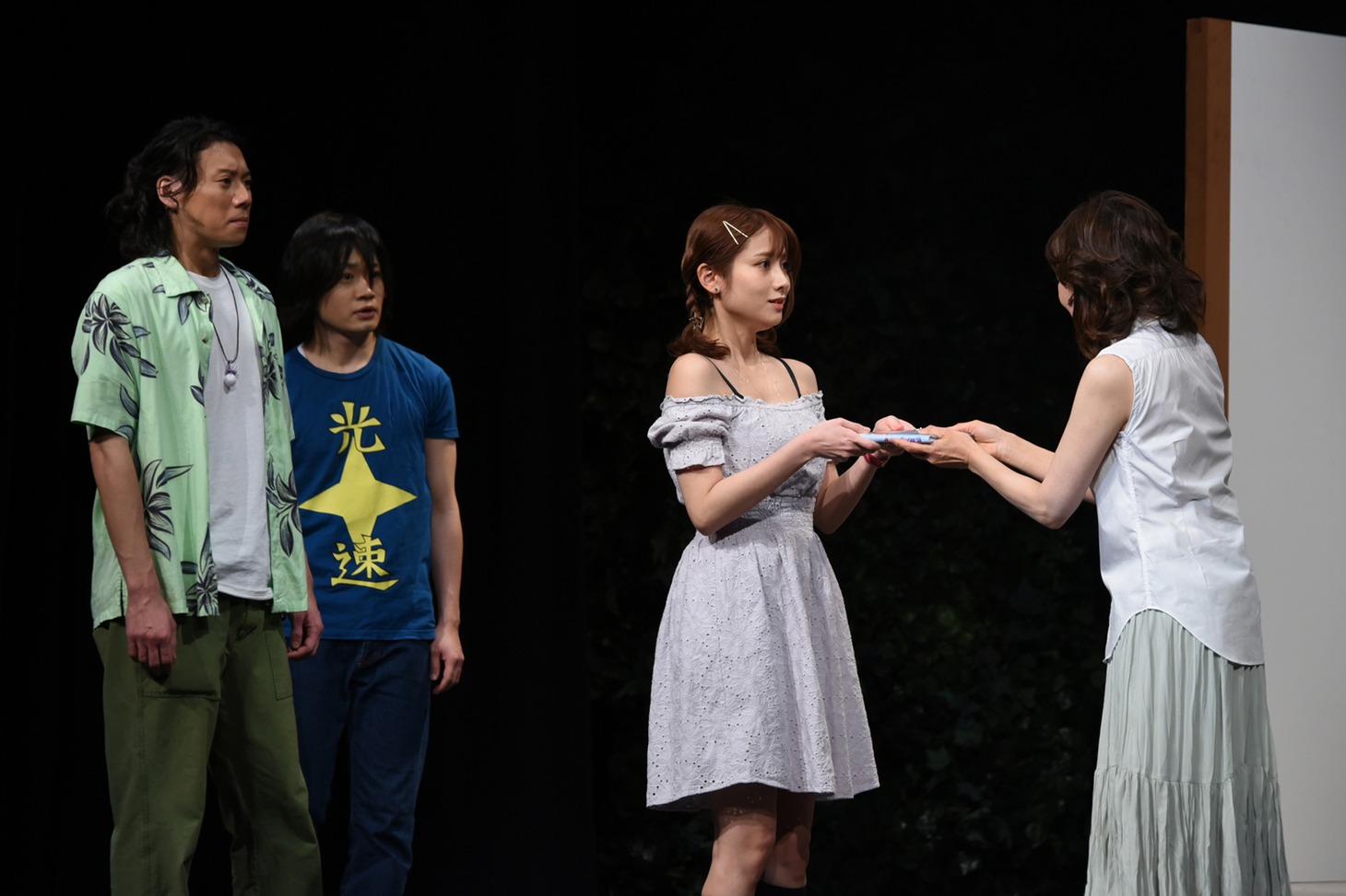 舞台「あの日見た花の名前を僕達はまだ知らない。」より。