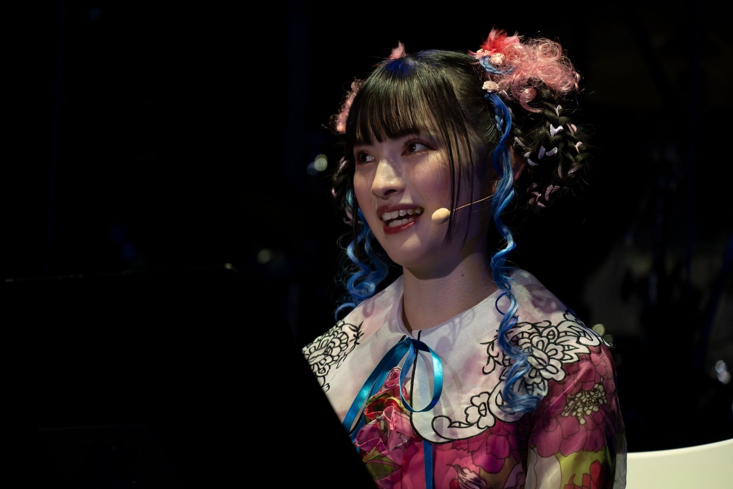 「Reading Pop『青い鳥』～メーテルリンク『青い鳥』より～ Femme ver.」の様子。(c)Reading Pop『青い鳥』製作委員会／伊藤智美