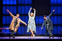 「『SINGIN' IN THE RAIN ―雨に唄えば―』アダム・クーパー特別来日 日本公演」より。（撮影：阿部章仁）