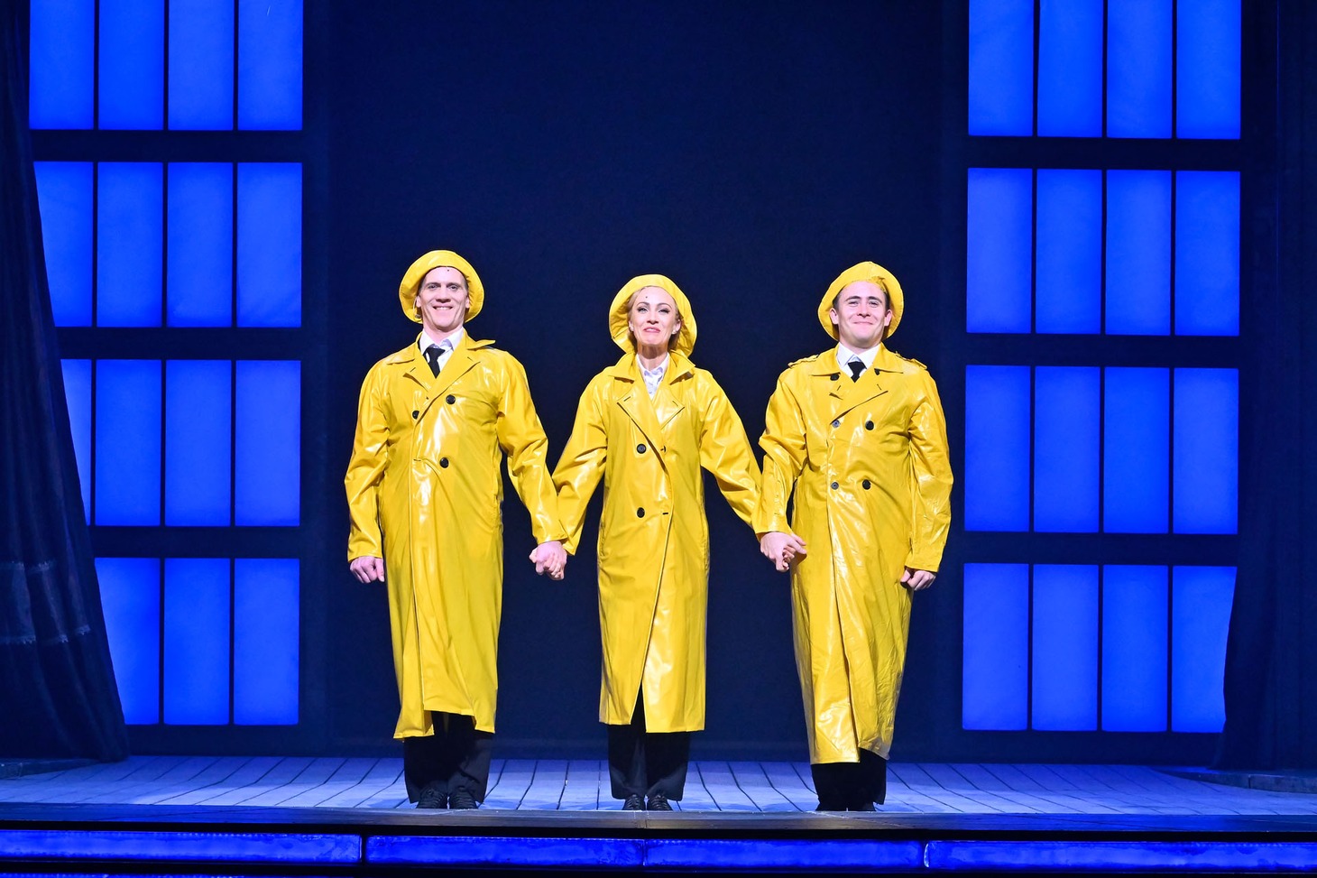 「『SINGIN' IN THE RAIN ―雨に唄えば―』アダム・クーパー特別来日 日本公演」より。（撮影：阿部章仁）