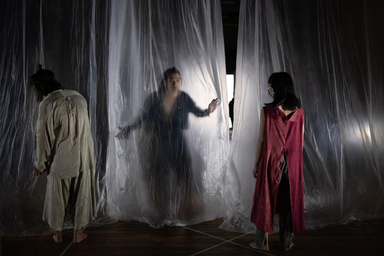 思考が止まらないクリエーション現場から…三東瑠璃「TOUCH-ふれる-」開幕