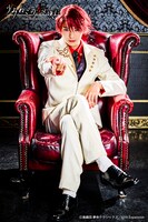 川隅美慎扮する右代宮戦人。