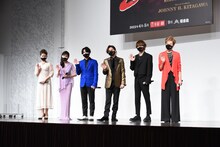 「Endless SHOCK -Eternal-」製作発表より。左から綺咲愛里、島田歌穂、北山宏光、堂本光一、佐藤勝利、前田美波里。