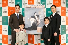 左から中村梅枝、小川大晴、尾上丑之助、尾上菊之助。（写真提供：国立劇場）