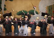 OSK日本歌劇団、創立100周年記念公演「レビュー春のおどり」華やかにスタート