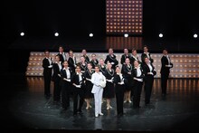 OSK日本歌劇団創立100周年記念公演「レビュー春のおどり」第2部「INFINITY」より。