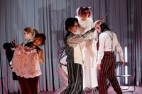 日本の演劇人を育てるプロジェクト 新進演劇人育成公演 演出家部門「不思議の国のアリス 五場と二つの幕間小景」舞台稽古より。（撮影：横田敦史）