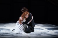 「ふたりの女」より。（Photo by Y.Inokuma）